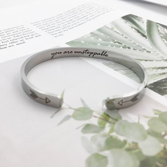 You are UNSTOPPABLE Inspirational Quote Bracelet STEEL SILVER COLOR - Picture 4 of 4